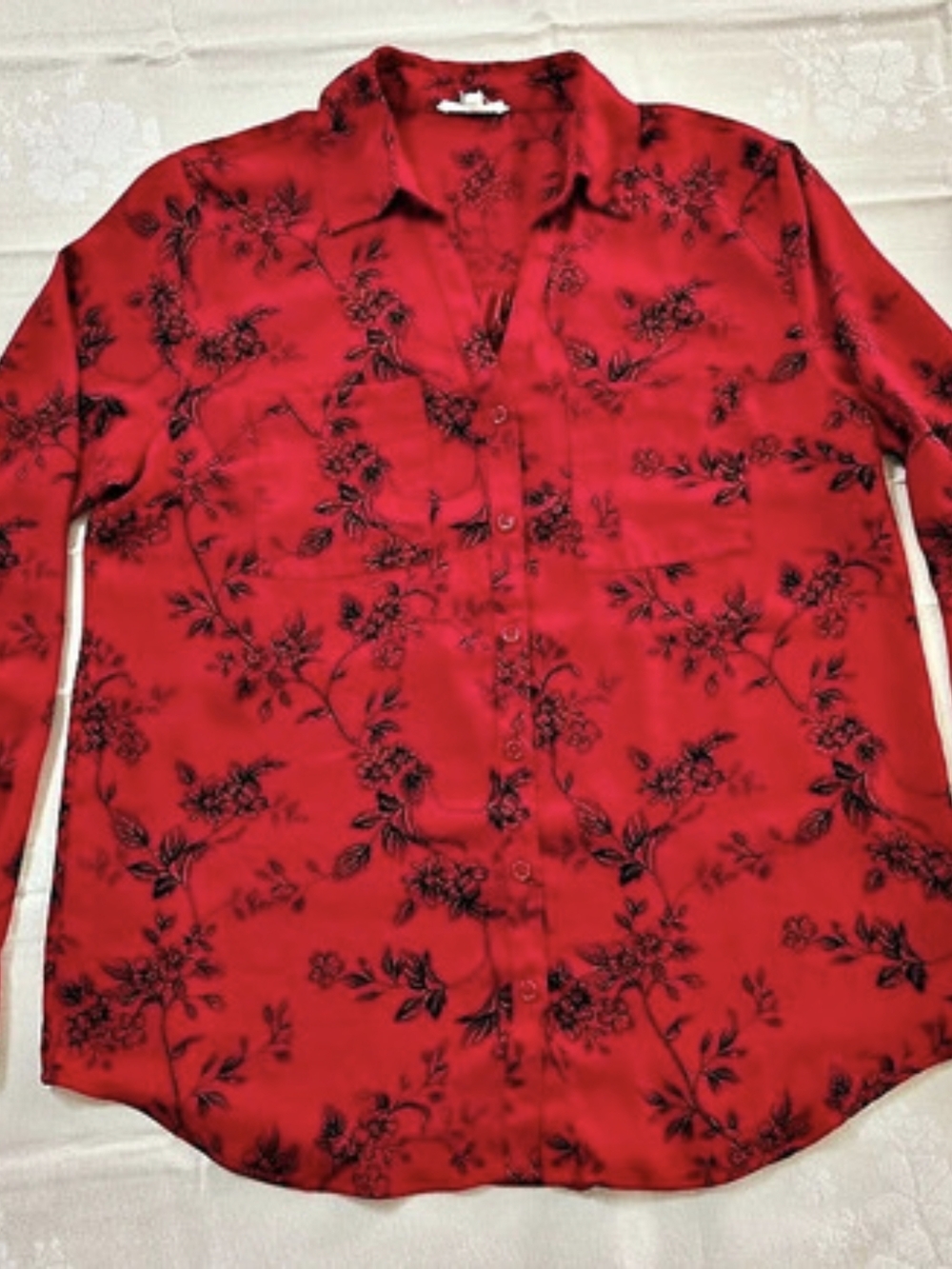 Maurices Floral Button Up Shirt in Red & Black Size Medium Like New